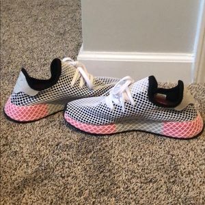 Adidas Deerupt Runner Women’s tennis shoes